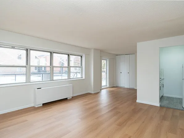 7235 112th St APT 2A, Flushing, NY 11375