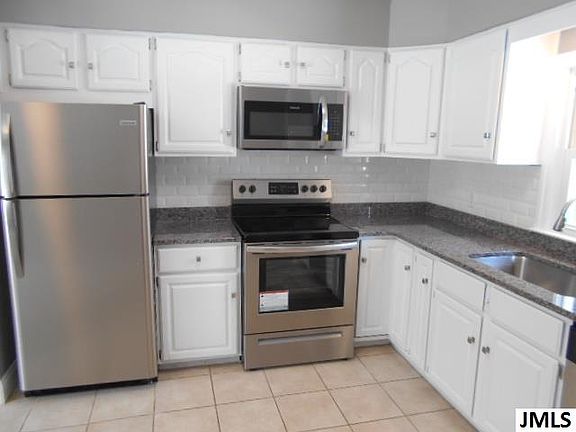 4th image of 922 Woodbine Blvd
