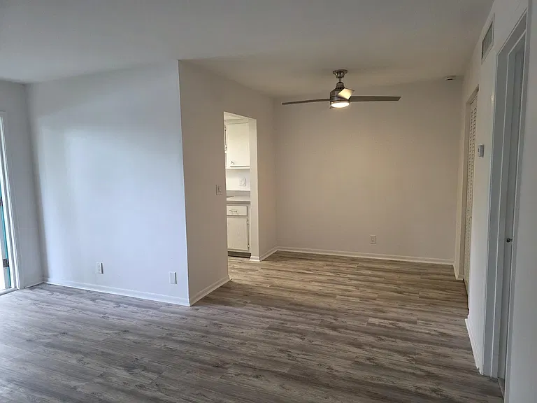 640 SE 2nd Ave #111 — Photo 6