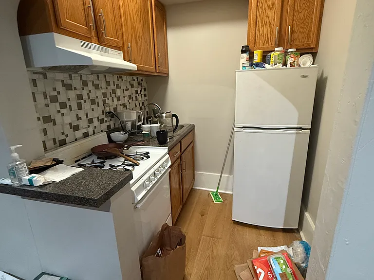 240 S Graham St #5 — Photo 2