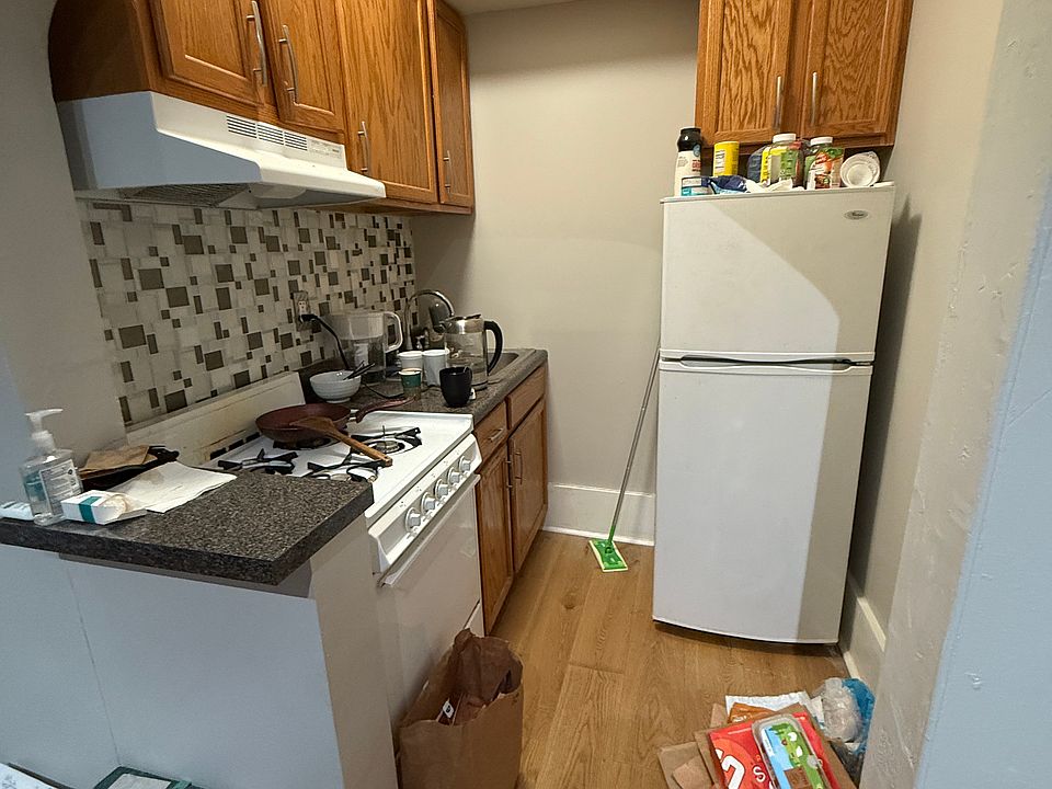 2nd image of 240 S Graham St APT 5