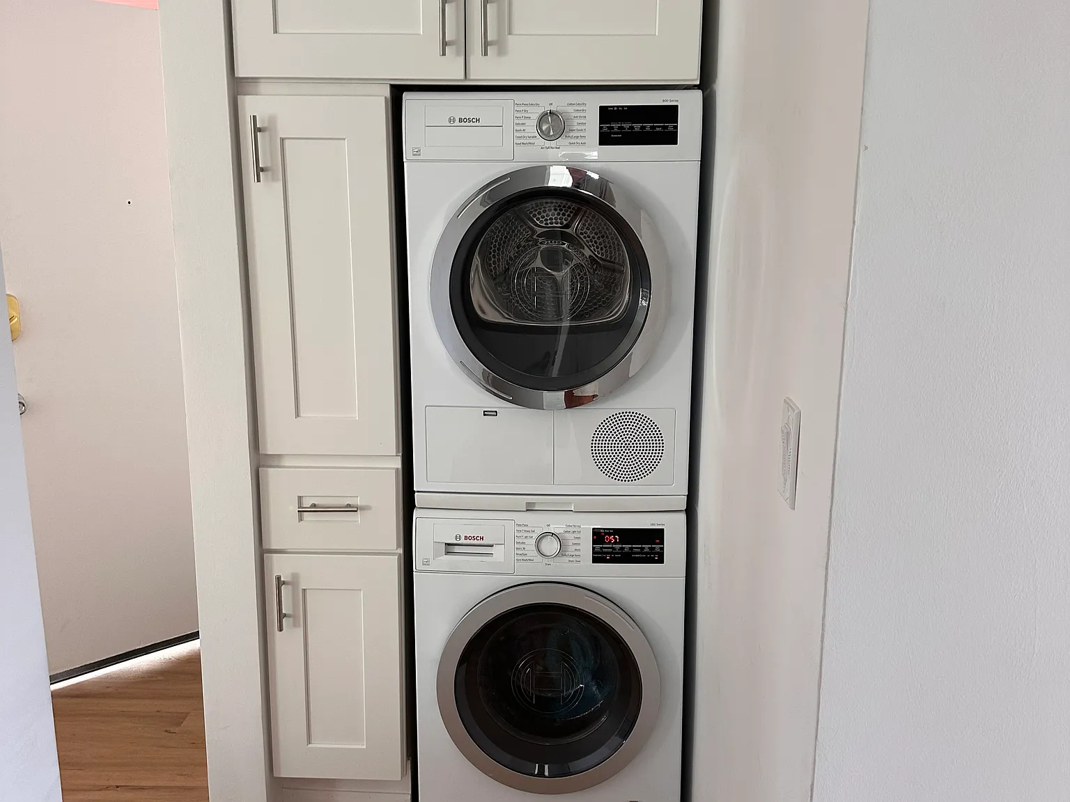 2 bed, 1000 sqft, $5,500 — Photo 2