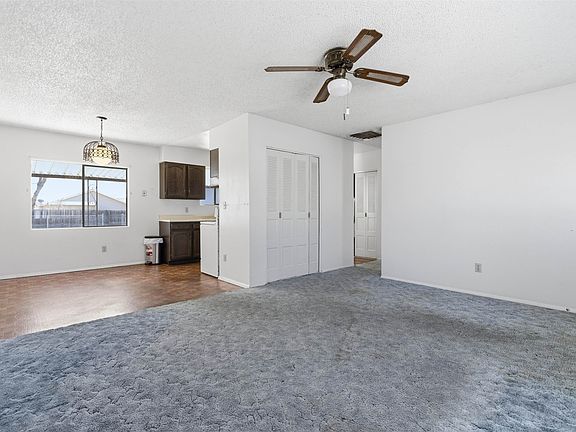 3rd image of 3015 Gunnison Ave