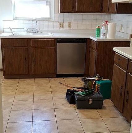 5th image of 218 Trumbull Ave