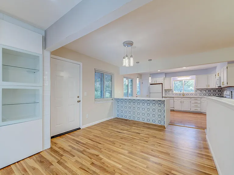 814 Fernview Dr — Photo 15