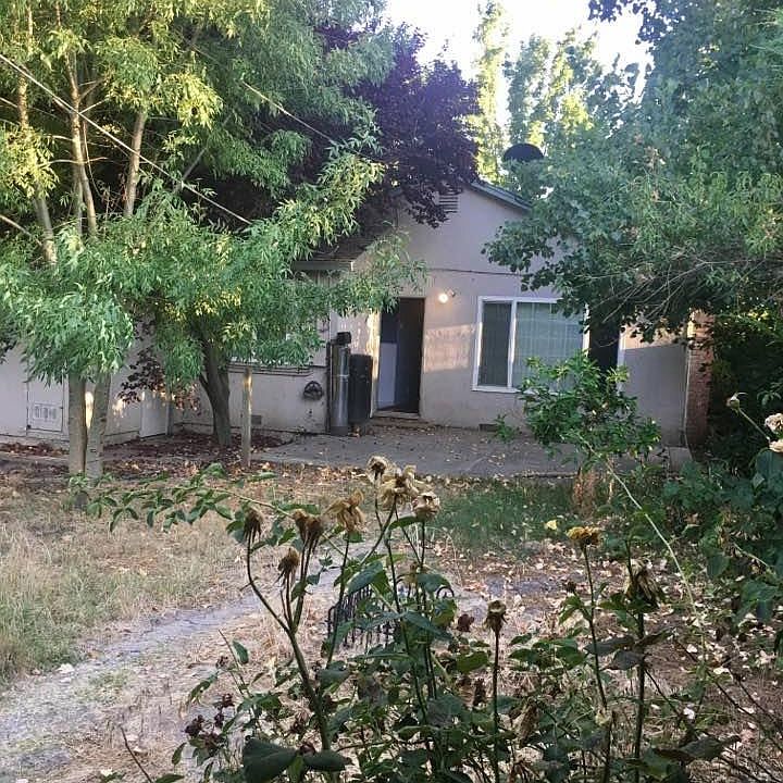 1st image of 2121 Arliss Way