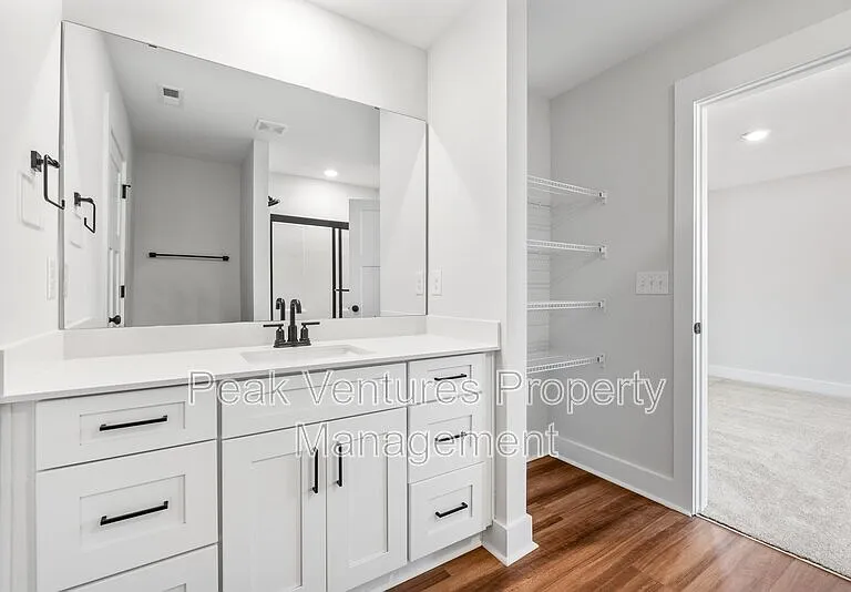 104 Norbert Ln — Photo 12