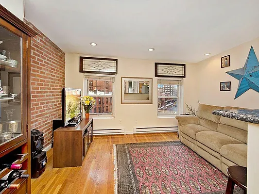 Rented by Sotheby's International Realty | media 13