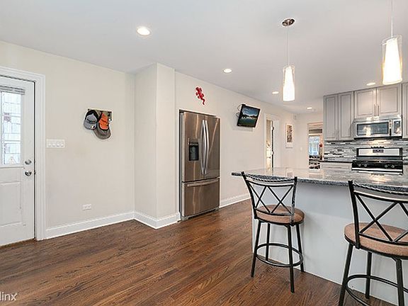 5th image of 4860 W Eddy St #H