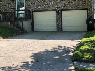 1207 S Mayview Ave, Independence, MO 64057