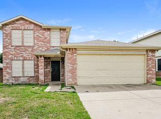 8705 Stonebriar Ln, Fort Worth, TX 76123