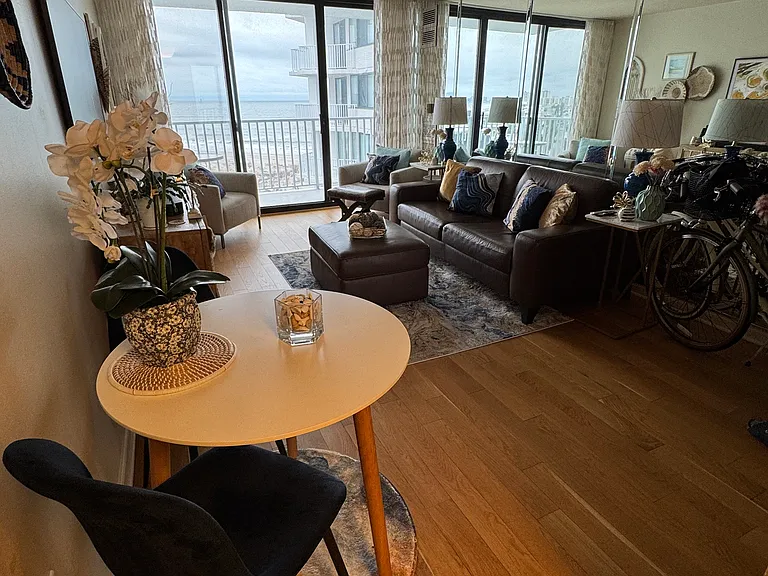 111 S 16th Ave #617 — Photo 23