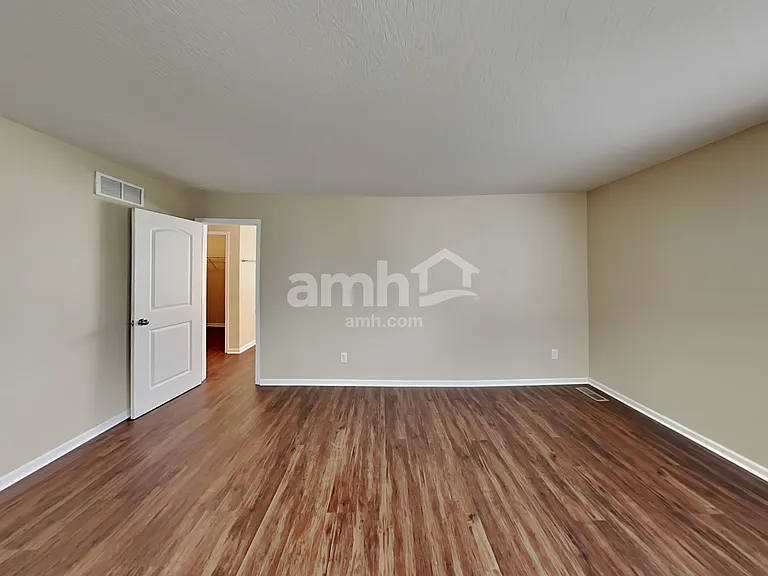705 Loreto Ln — Photo 9