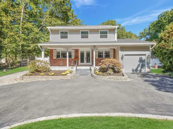 697 Meadow Road, Smithtown, NY 11787