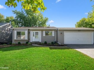 2816 Rolling Meadows Dr, Naperville, IL