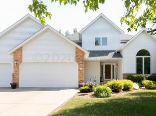 1121 Sommerset Pl, West Fargo, ND 58078