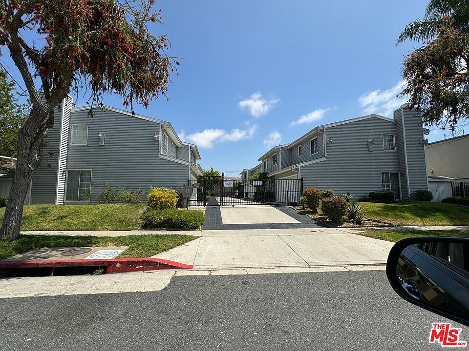 2nd image of 532 W Hyde Park Blvd Unit 3