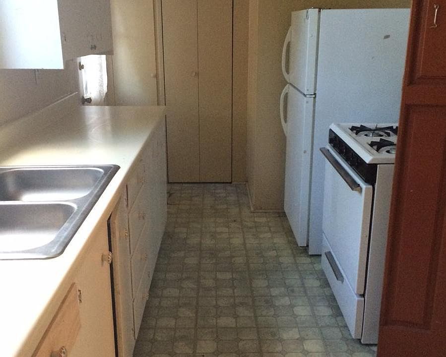 2nd image of 424 11th Ave SW
