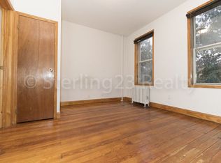3058 44th St APT 2R, Astoria, NY 11103