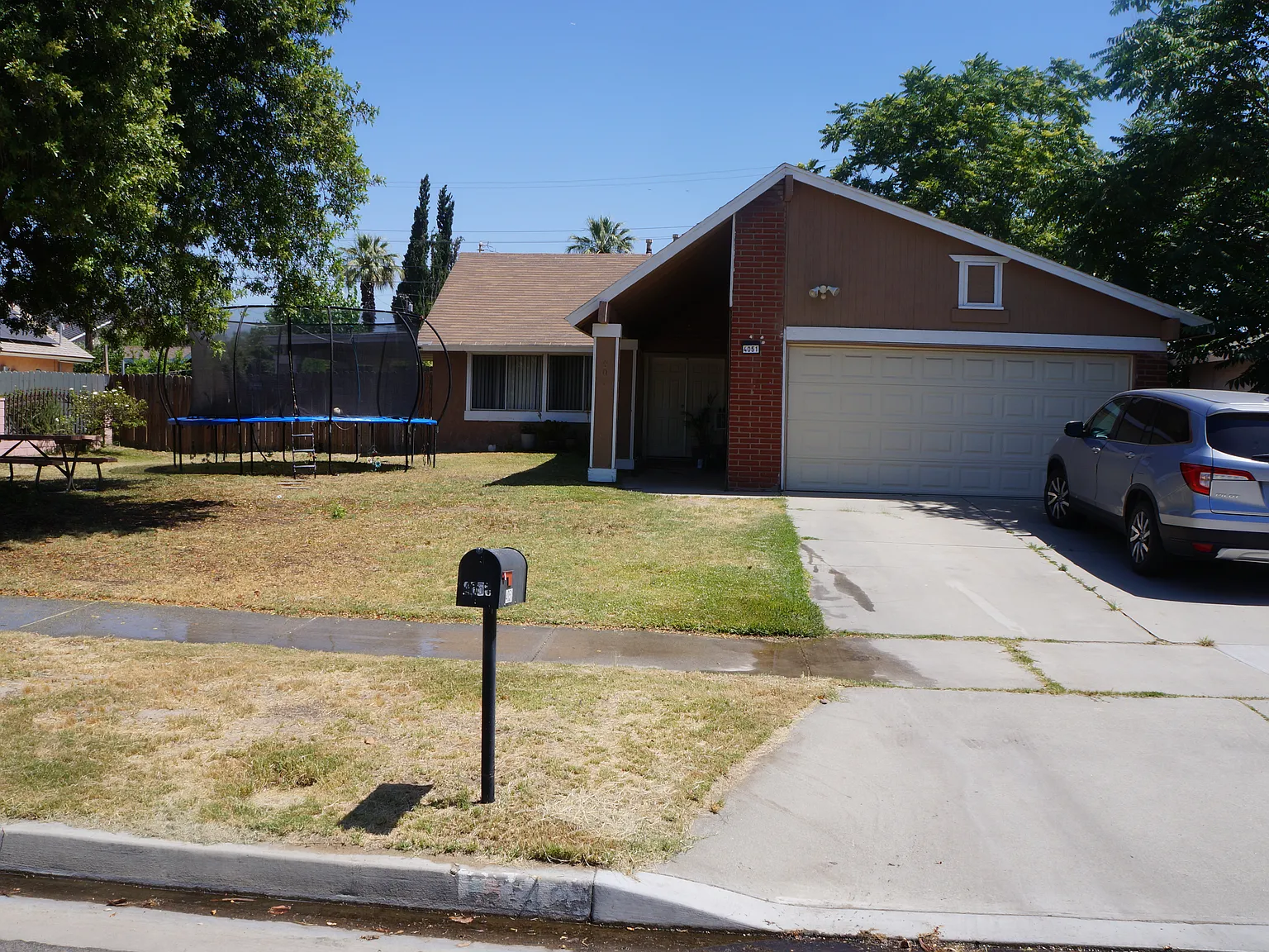 3 bed, 1056 sqft, $2,595 — Photo 1