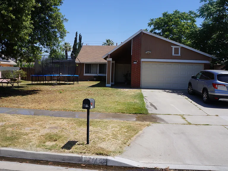 4051 Weyer St — Photo 1