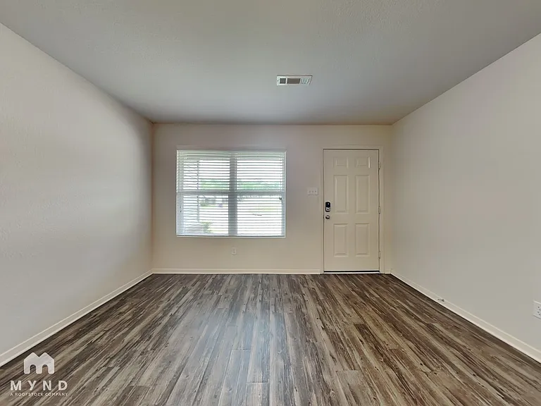 9168 Pleasant Valley Dr — Photo 5