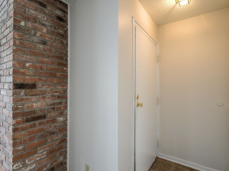 1st image of 8718 Wornall Rd Office 9