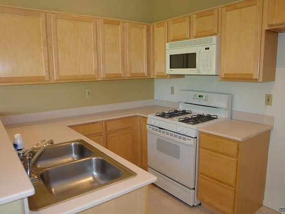 4th image of 1678 N Highway 395 #25