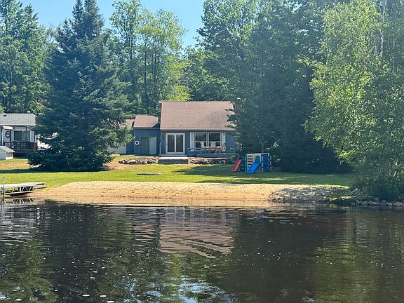 3rd image of 139 Waldenwood Cir