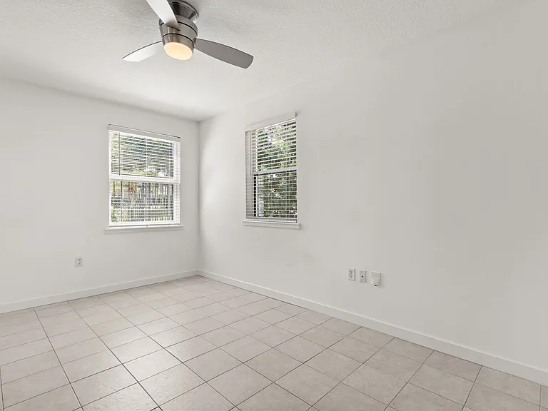 509 Highland Ave — Photo 9