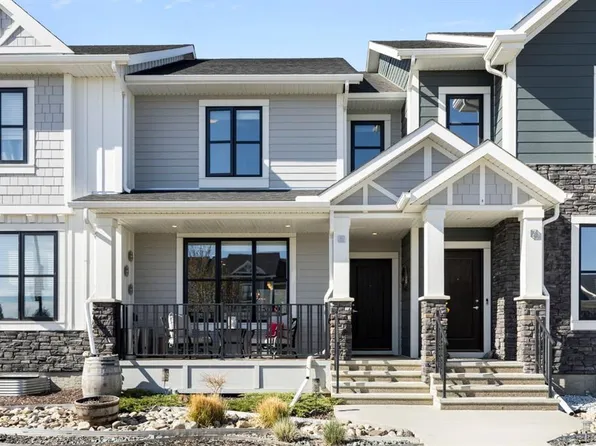 5 N Darcy Blvd, Okotoks, AB T1S 5S6