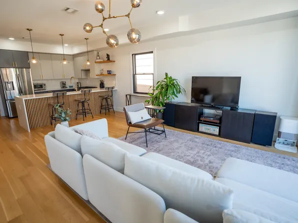 11 Irving Street image 4 of 21