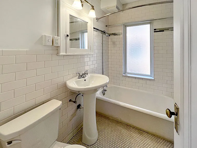 Grand Heritage Apartments — Photo 9