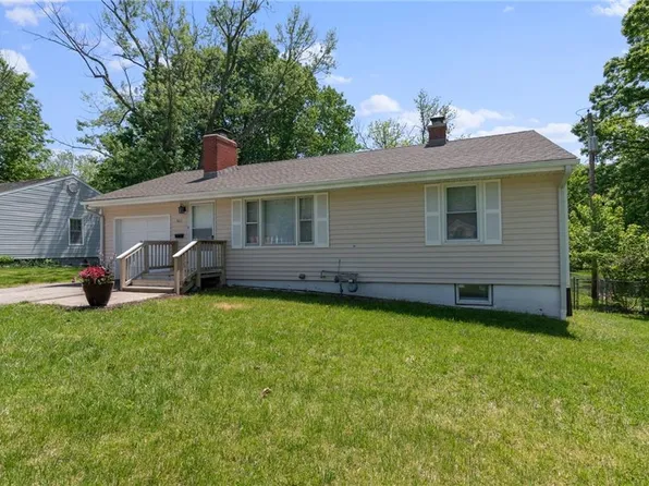 3011 NE 55th St, Kansas City, MO 64119