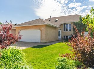 627 Budz Cres, Saskatoon, SK S7N4N4
