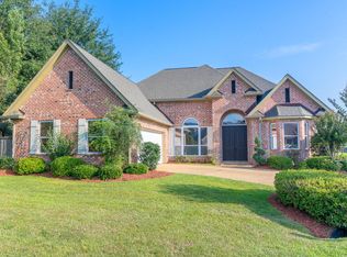 8 Chanticleer Cir, Hattiesburg, MS 39402