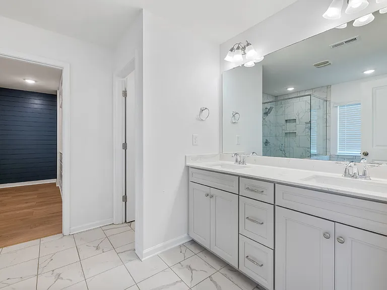 1069 Pennington Dr — Photo 28