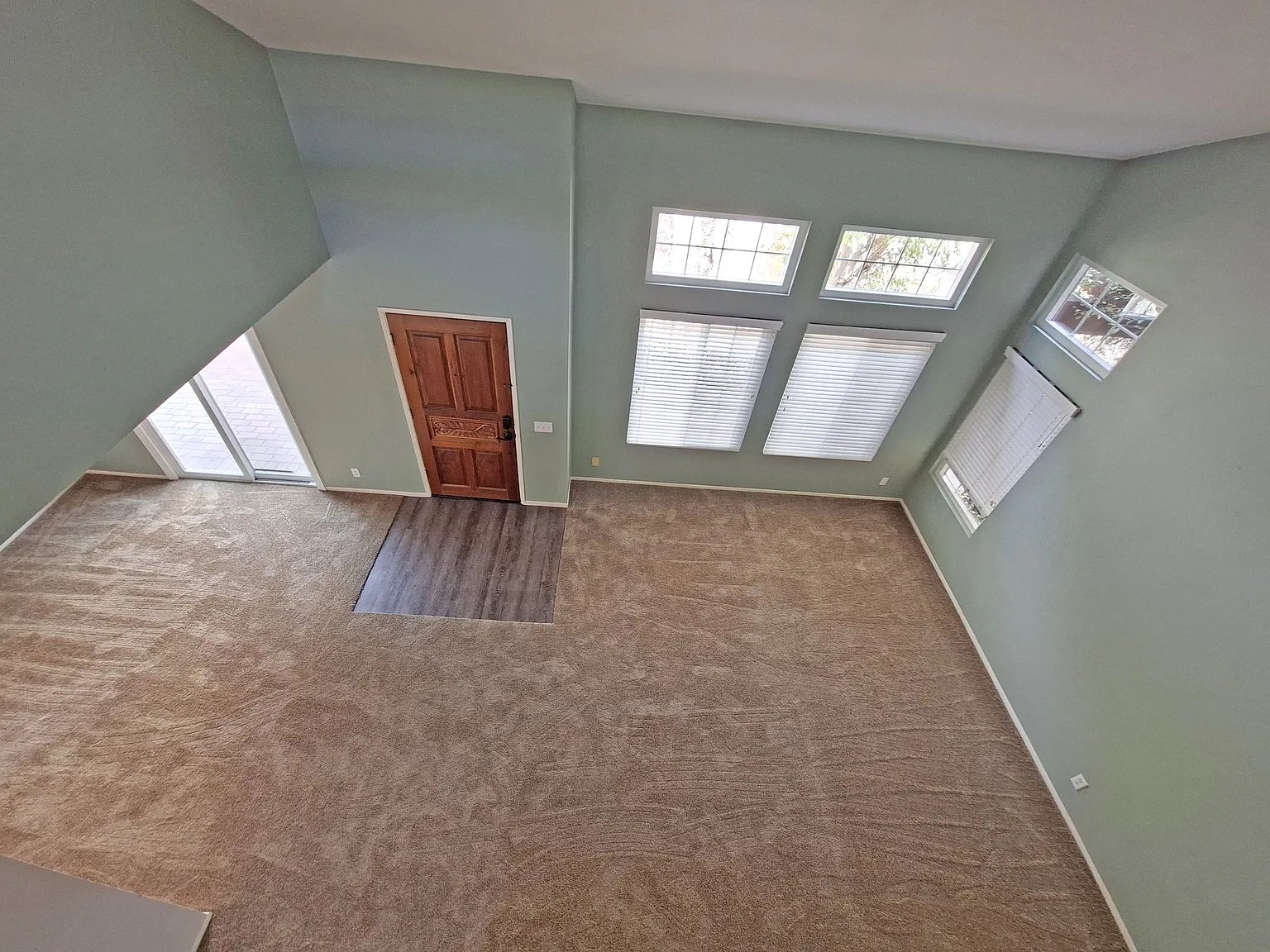 4 bed, 2.5 bath, 1832 sqft, $4,500 — Photo 4