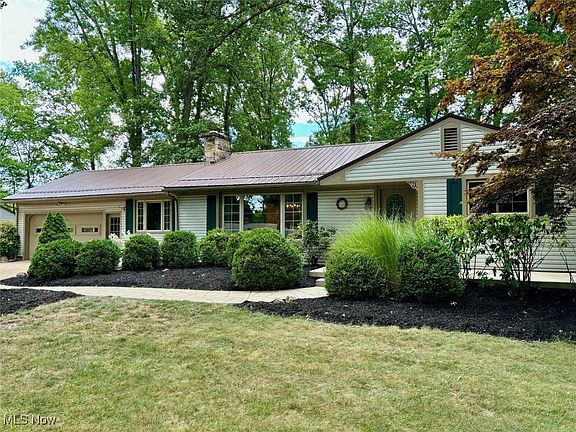 2nd image of 275 Sleepy Hollow Dr