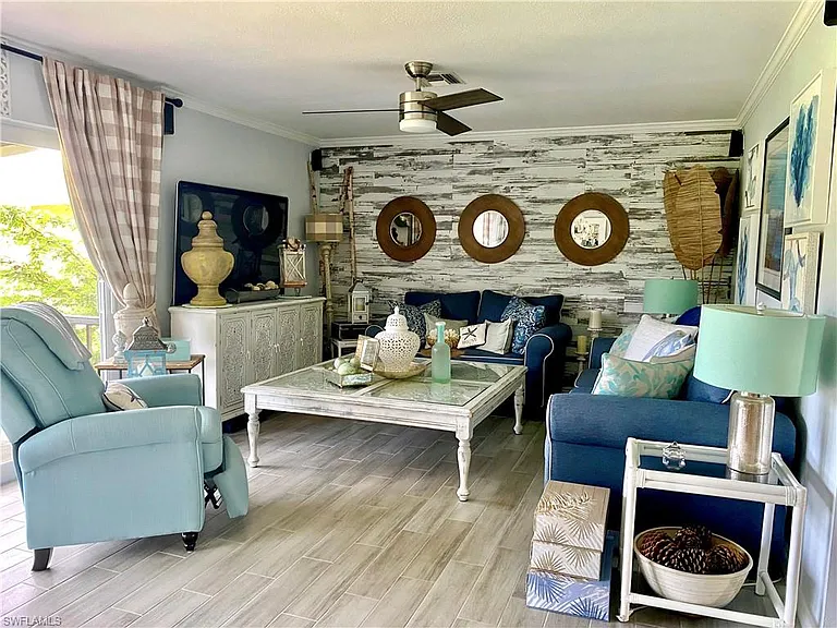 306 Palm Dr #2 — Photo 4