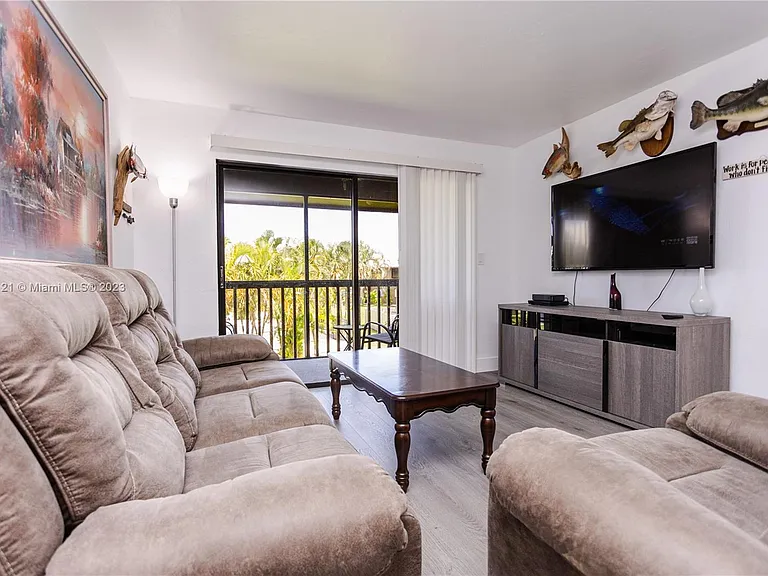 500 N Francisco St #234 — Photo 31