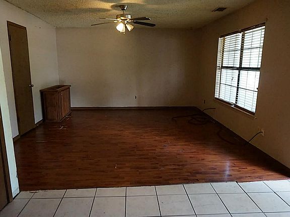 2nd image of 3919 Cinnamon Cove Dr