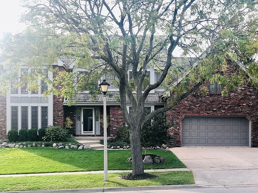 1127 Kristin Dr photo 1
