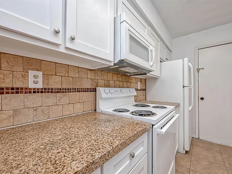 8299 Cambridge St #1705 — Photo 11