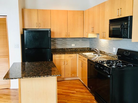 4th image of 420 S Clinton St APT 615-A