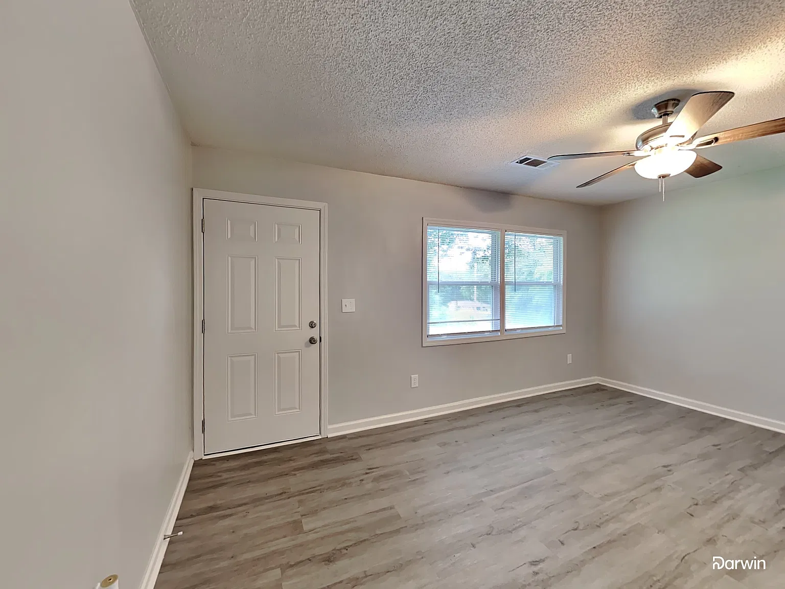 3 bed, 1.5 bath, 1584 sqft, $1,795 — Photo 3