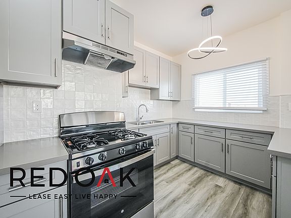4th image of 147 1/4 S Normandie Ave #401