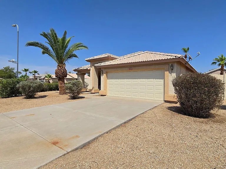 10225 N 94th Ln — Photo 3