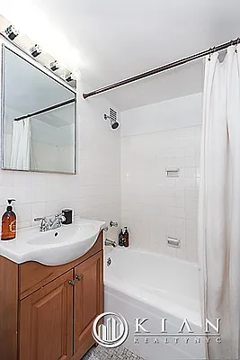 Rented by Kian Realty | media 23