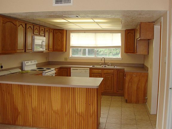 2nd image of 10115 Old Towne Ln